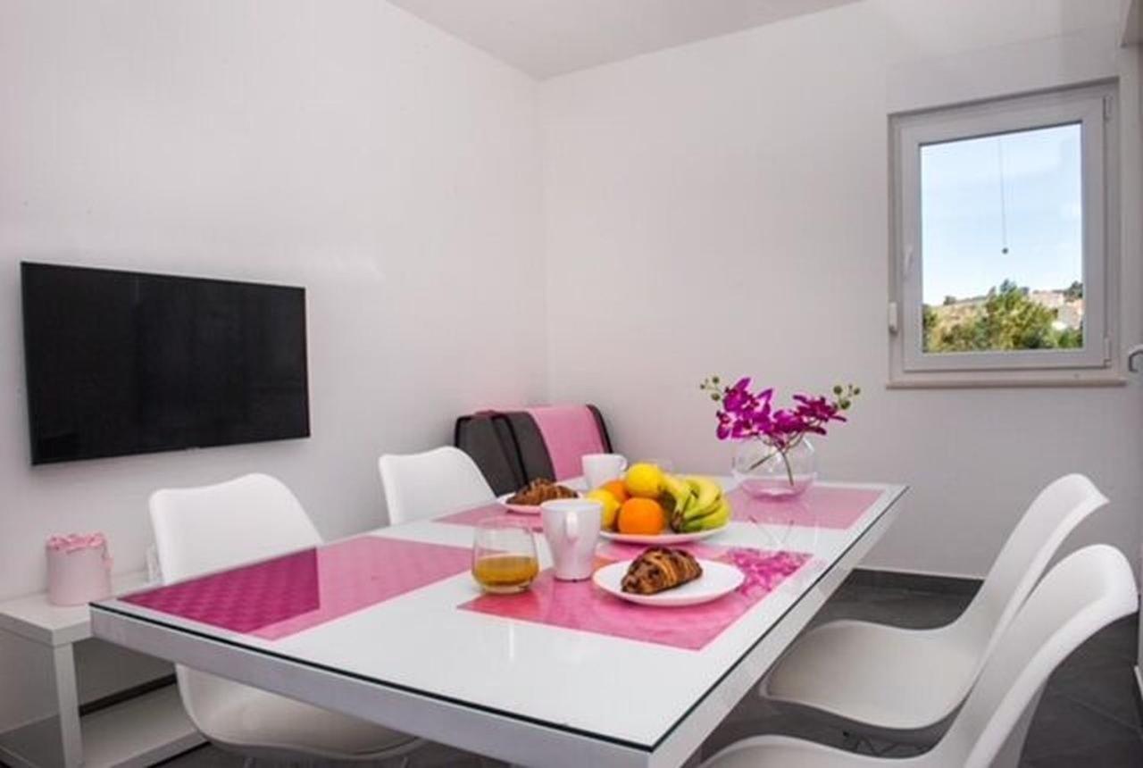 Apartments Zdeslav โรกอซนิซา ภายนอก รูปภาพ