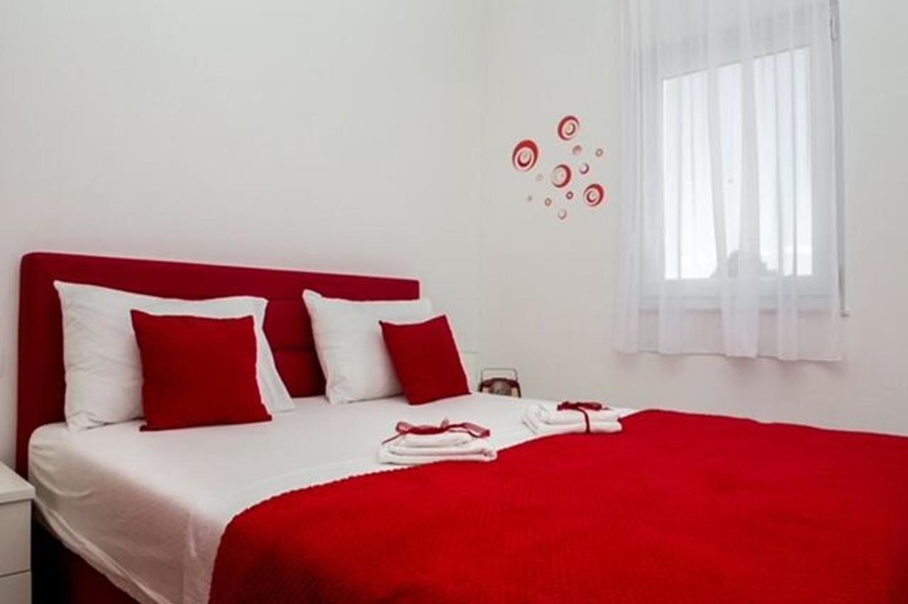 Apartments Zdeslav โรกอซนิซา ภายนอก รูปภาพ